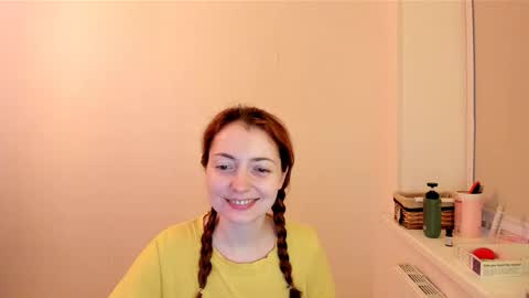 Summer Preston online show from October 2025 01:47:02 PM