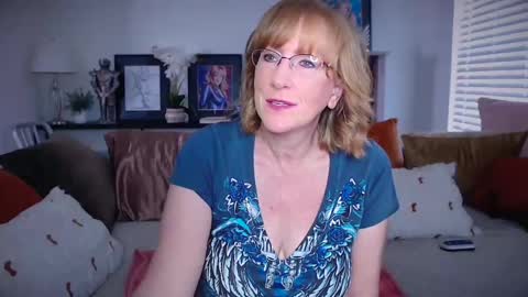 SummerKnightzzz online show from November 2025 01:33:02 PM