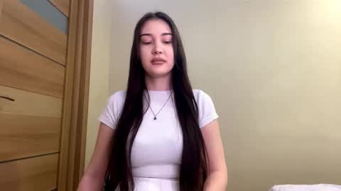 Emily online show from November 2025 01:44:02 PM