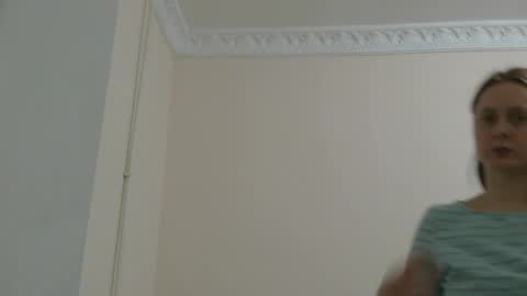 Olivia online show from February 2026 07:34:02 PM