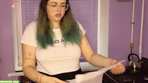 Tina. Im topless model  online show from November 2025 01:11:02 PM