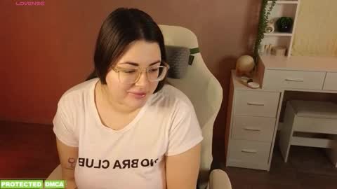 Snapshot of sunflower0907 chatting on January 2026 09:03:02 AM Tina. Im topless model online show from January 2026 09:03:02 AM