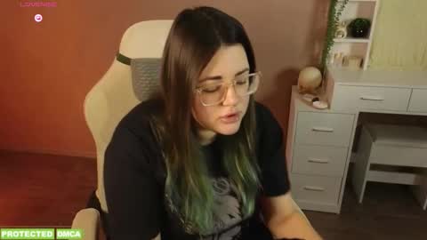 Snapshot of sunflower0907 chatting on January 2026 11:38:02 AM Tina. Im topless model online show from January 2026 11:38:02 AM