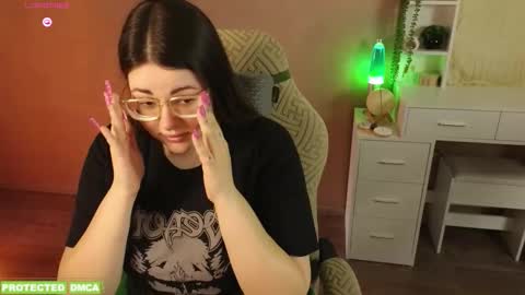 Snapshot of sunflower0907 chatting on February 2026 09:30:01 AM Tina. Im topless model online show from February 2026 09:30:01 AM