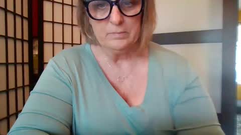 Sunflower online show from September 2025 08:30:01 PM