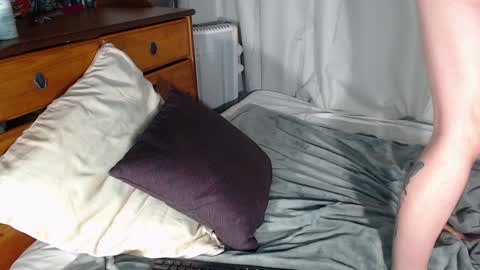 Snapshot of sunloveandwe chatting on January 2025 05:04:02 AM Mistress Eve online show from January 2025 05:04:02 AM