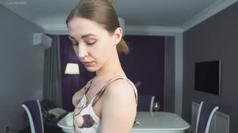 Snapshot of sunnblissett chatting on February 2025 04:04:01 PM Kate online show from February 2025 04:04:01 PM