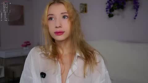 Lily online show from December 2025 02:44:02 PM