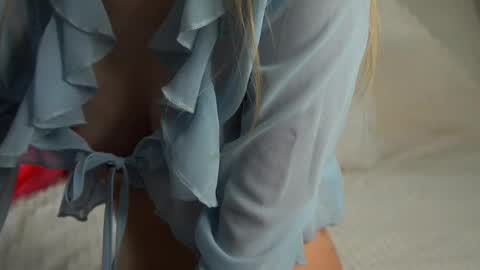 Lily online show from April 2026 02:44:01 PM