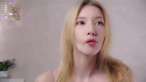 Lily online show from May 2026 02:34:02 PM