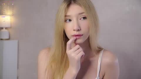 Lily online show from May 2026 02:44:02 PM