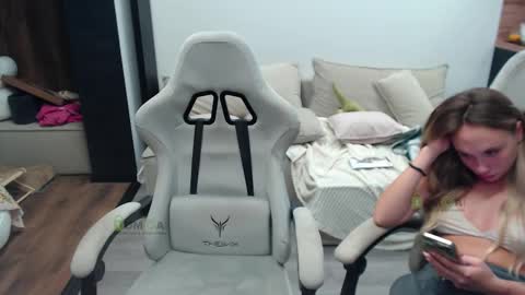 Alice and Sergey online show from October 2025 07:21:02 PM