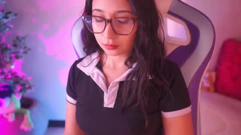 Snapshot of sunny_flower_ chatting on February 2026 03:45:01 AM SUNNY online show from February 2026 03:45:01 AM