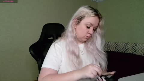 Snapshot of sunny_mood chatting on January 2025 09:47:02 AM sunny mood online show from January 2025 09:47:02 AM