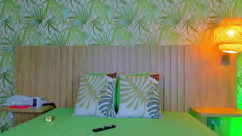 Snapshot of sunny_river chatting on January 2026 11:48:02 AM Sunny River online show from January 2026 11:48:02 AM