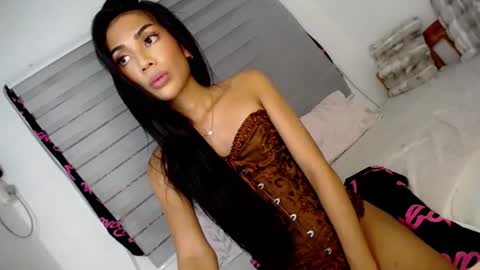 sunny_sexie online show from July 2026 11:47:01 AM