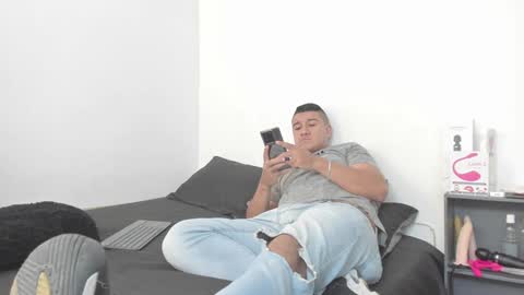 Snapshot of sunnyandevan chatting on December 2024 05:59:01 PM Christian Vanessa online show from December 2024 05:59:01 PM