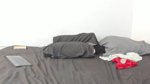 Snapshot of sunnyandevan chatting on February 2025 11:16:02 PM Christian Vanessa online show from February 2025 11:16:02 PM