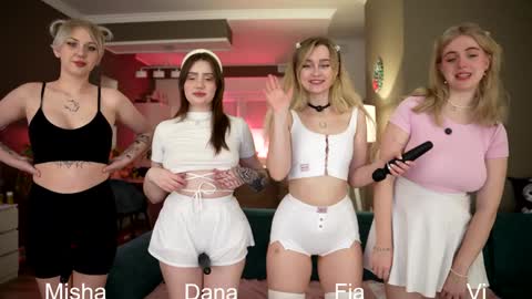 Snapshot of sunnyfia chatting on January 2025 02:17:01 AM Fia - TG - Mia - Alice - online show from January 2025 02:17:01 AM