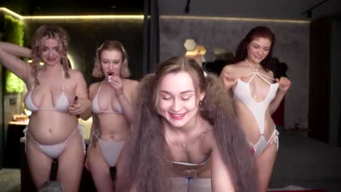 Snapshot of sunnyfia chatting on November 2025 01:27:01 AM Fia - TG - Mia - Alice - online show from November 2025 01:27:01 AM