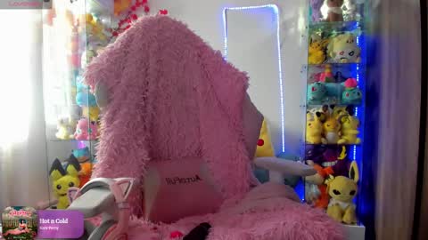 Snapshot of sunofureku_melody chatting on February 2025 08:40:01 PM RAVENCLAU GIRL online show from February 2025 08:40:01 PM