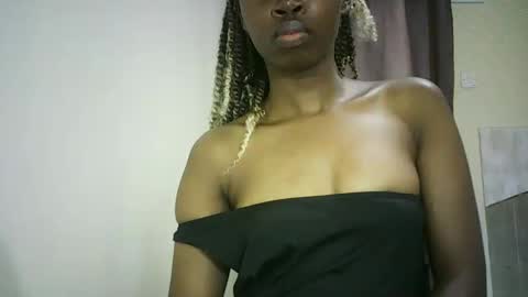 Snapshot of sunshine_g chatting on December 2025 06:55:01 AM Sunshine online show from December 2025 06:55:01 AM