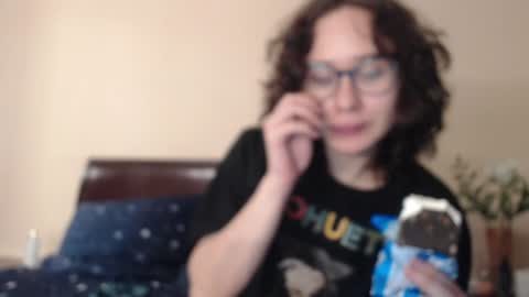 Hella online show from February 2025 10:28:02 PM