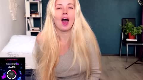 Snapshot of super_peach_stream chatting on November 2025 11:52:02 AM ANNApvt open full info in bio online show from November 2025 11:52:02 AM