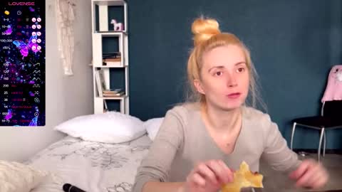 Snapshot of super_peach_stream chatting on November 2025 10:26:02 AM ANNApvt open full info in bio online show from November 2025 10:26:02 AM