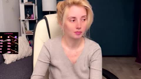 Snapshot of super_peach_stream chatting on December 2025 11:37:01 AM ANNApvt open full info in bio online show from December 2025 11:37:01 AM