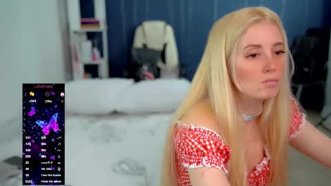 Snapshot of super_peach_stream chatting on February 2026 01:10:01 PM ANNApvt open full info in bio online show from February 2026 01:10:01 PM