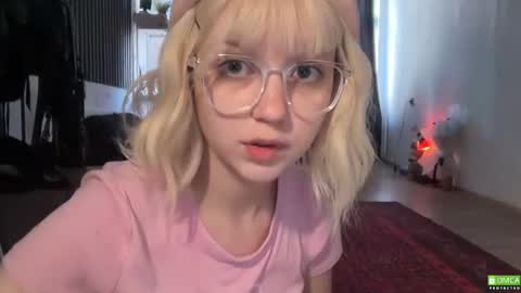 Snapshot of super_pixie chatting on July 2026 12:58:02 PM super_pixie online show from July 2026 12:58:02 PM