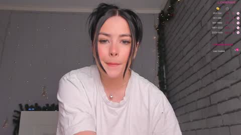 Milana Scarlett online show from November 2025 12:26:01 PM