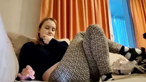 Annie online show from January 2025 12:04:02 PM