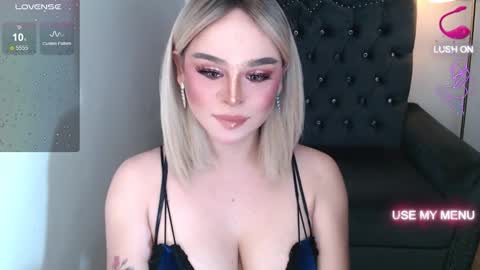 Snapshot of superh0tangelxx chatting on September 2025 02:02:02 AM CARMINA online show from September 2025 02:02:02 AM