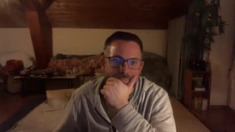 Snapshot of supersquirrel81 chatting on December 2025 06:15:01 PM supersquirrel81 online show from December 2025 06:15:01 PM