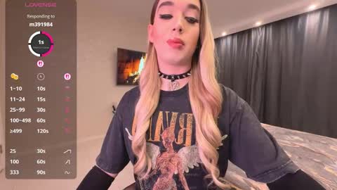 Snapshot of suprremedream chatting on March 2026 03:33:02 AM Alex online show from March 2026 03:33:02 AM