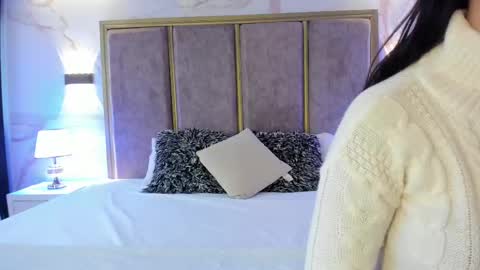 Susann online show from September 2025 07:38:01 PM