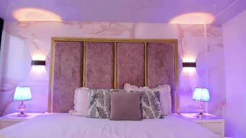 Susann online show from October 2025 07:33:02 PM