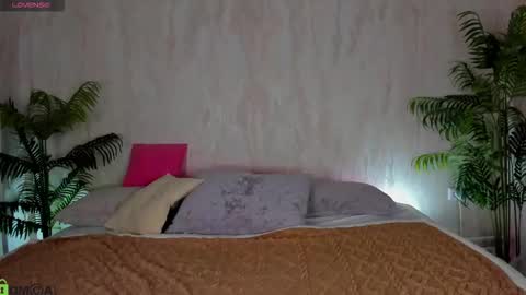 Annie online show from September 2025 11:27:02 PM