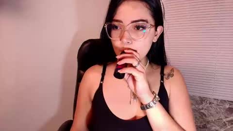 Snapshot of susana_hank chatting on April 2026 02:09:02 PM susana online show from April 2026 02:09:02 PM