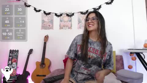 Susana hendrix    online show from October 2025 07:34:02 PM