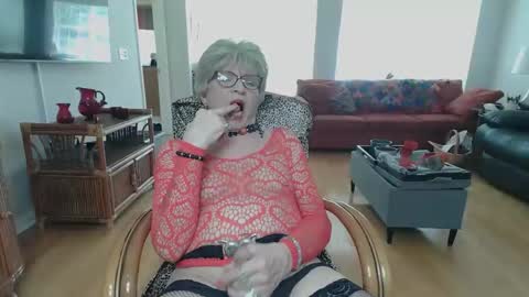 Snapshot of susanandlisa chatting on April 2026 04:26:01 PM sexualsusan online show from April 2026 04:26:01 PM
