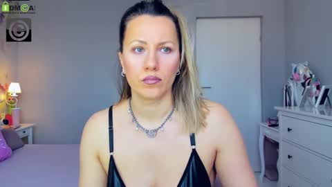 Snapshot of susanjewel chatting on March 2025 07:30:02 AM SusanJewel online show from March 2025 07:30:02 AM