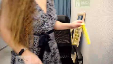 Snapshot of susanna_s chatting on December 2025 06:43:01 AM Susanna online show from December 2025 06:43:01 AM