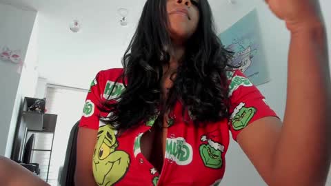 Snapshot of susanrhodes chatting on December 2024 04:17:01 PM Andrea - Migue online show from December 2024 04:17:01 PM