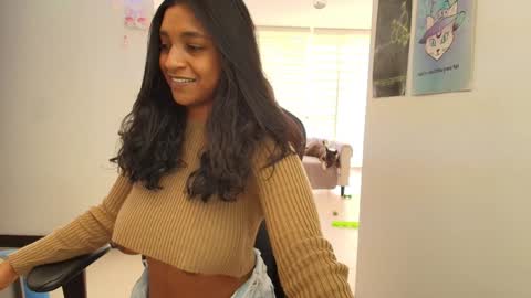 Snapshot of susanrhodes chatting on February 2025 02:58:01 PM Andrea - Migue online show from February 2025 02:58:01 PM