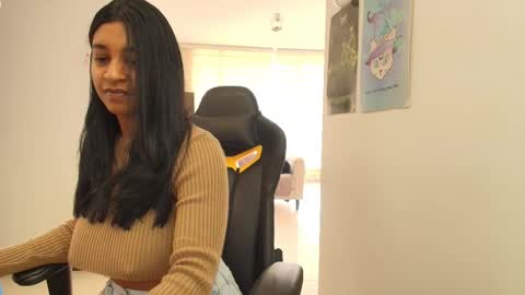 Snapshot of susanrhodes chatting on February 2025 03:59:01 PM Andrea - Migue online show from February 2025 03:59:01 PM