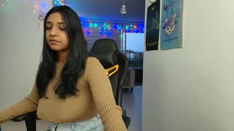 Snapshot of susanrhodes chatting on February 2025 11:16:01 PM Andrea - Migue online show from February 2025 11:16:01 PM