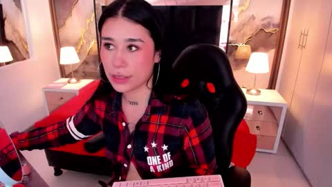 susanvilla online show from November 2025 07:48:02 PM